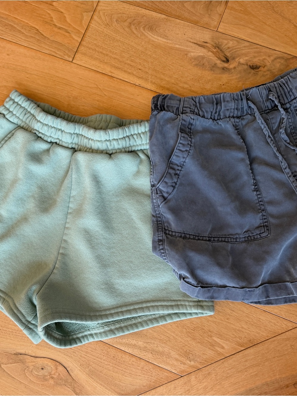 Women shorts, Mint sweat shorts and washed navy, XS